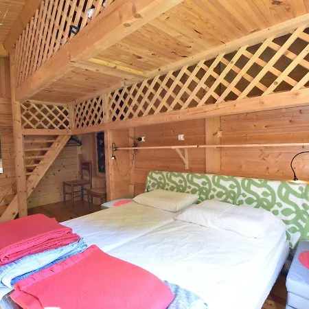 Σαλέ Cozy Chalet In With Garden Thiéfosse