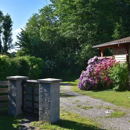 Σαλέ Cozy Chalet In With Garden