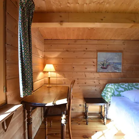 Σαλέ Cozy Chalet In With Garden