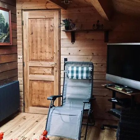 Σαλέ Cozy Chalet In With Garden *